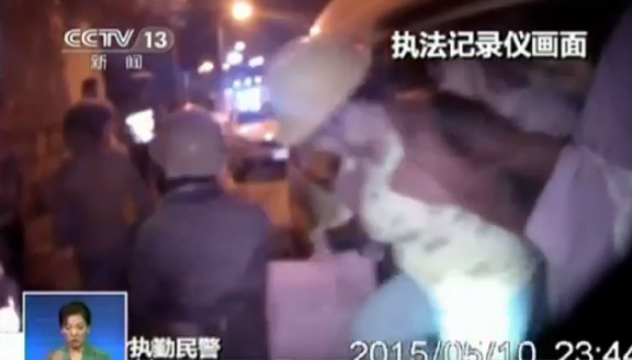 Impactante registro: Pillaron a 50 obreros chinos metidos en furgón para 6