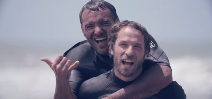 Surfista fue descalificado tras cumplirle el gran anhelo a un discapacitado