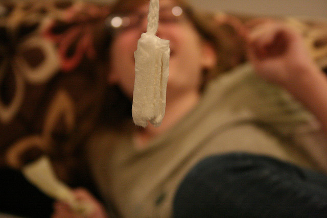 La inusual medida de un joven para ayudar a sus amigas en periodo menstrual