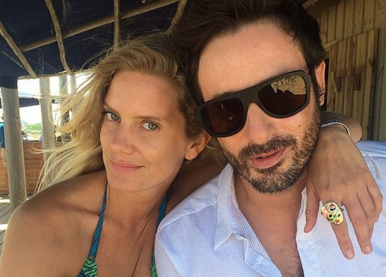 Es oficial: Con estas fotos Javiera Acevedo y su pololo anunciaron que se casarán