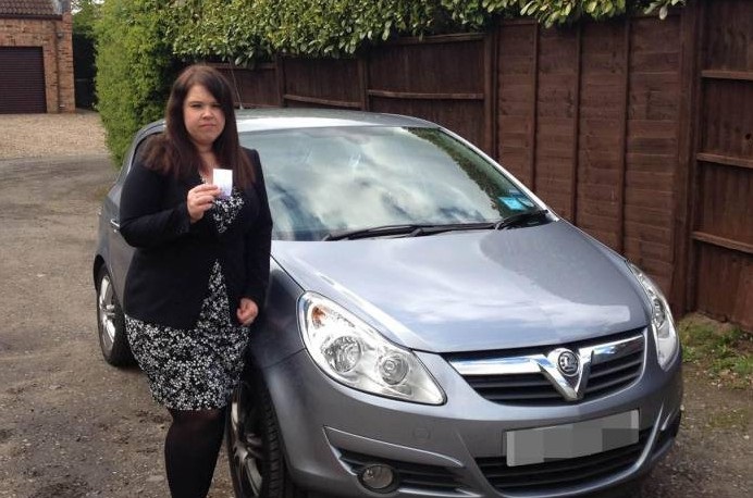 La horrible nota que madre con fibromialgia encontró en el vidrio del auto