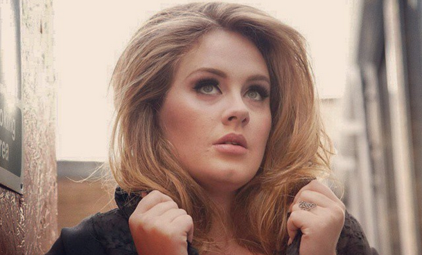 Adele se disfraza para celebrar su cumpleaños: Quedó irreconocible
