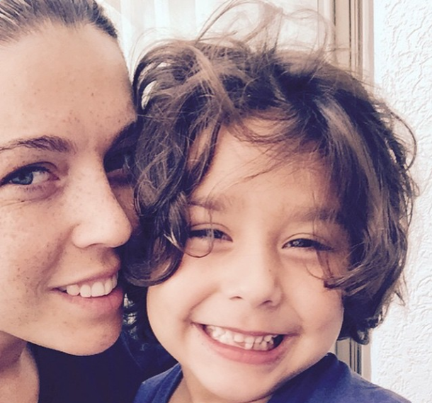 Es todo un artista: Daniela Aránguiz comparte video de su hijo bailando contagioso tema