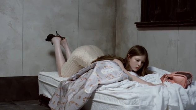 Prohíben publicidad de lujosa marca por “imagen sexualizada” de menores