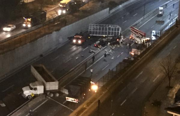 Colisión múltiple provoca corte de tránsito en Autopista Central