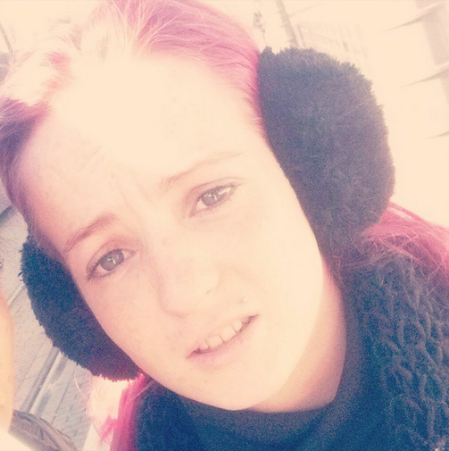 Joven española hizo fumar a bebé de 1 año: subió imagen a Instagram