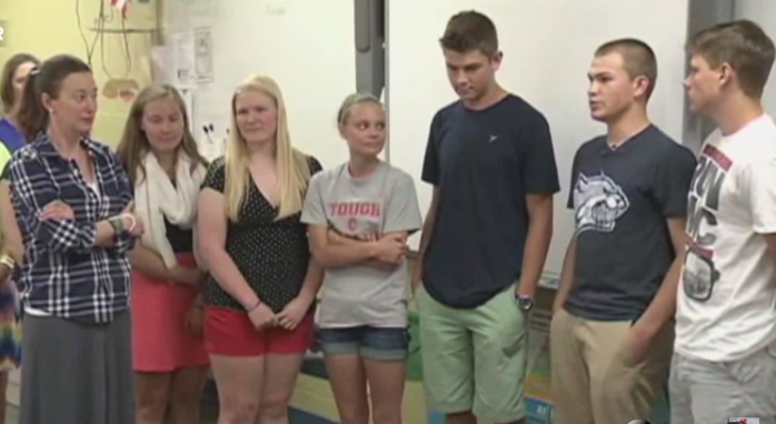 El increíble gesto de un grupo de alumnos con profesora enferma de cáncer