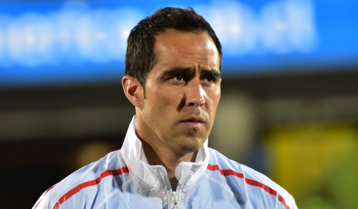 La “literal” foto con que Claudio Bravo celebró el triunfo de La Roja