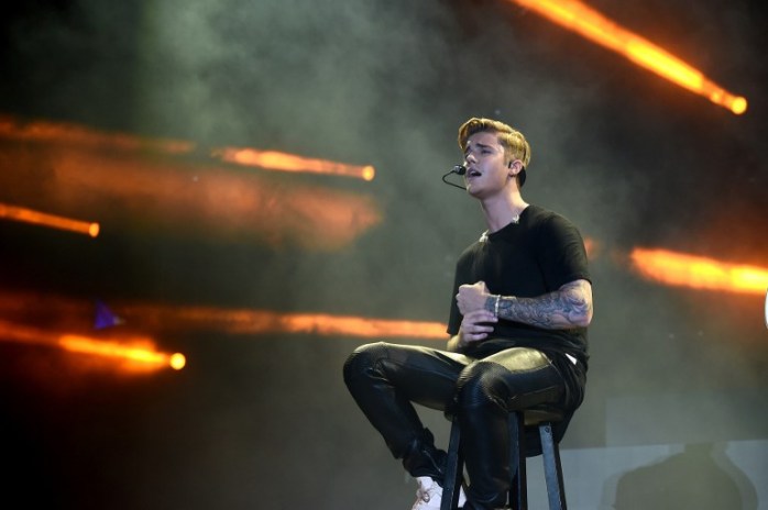 Así respondió Justin Bieber a comentarios que aseguran que es gay