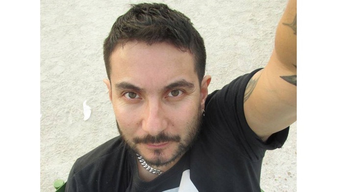 Felipe Avello impacta a sus fans posando en vestido: “Desde hoy soy mujer”