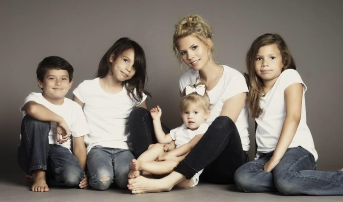 Madre arrasa en Facebook con foto de su “vientre perfecto” tras 4 embarazos