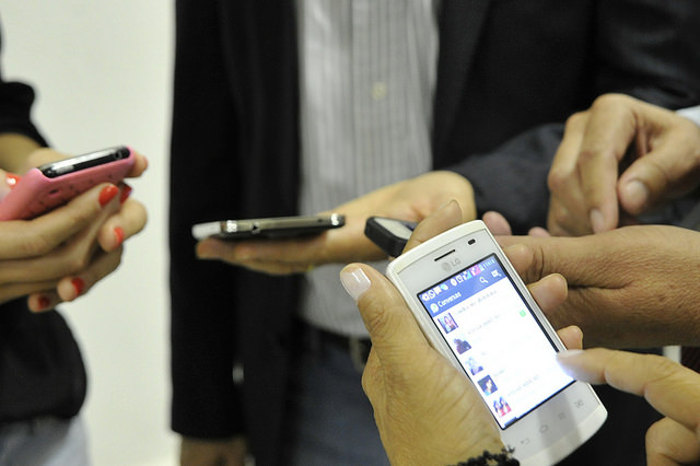 Sancionan a teniente coronel de Carabineros por enviar foto íntima a grupo de Whatsapp