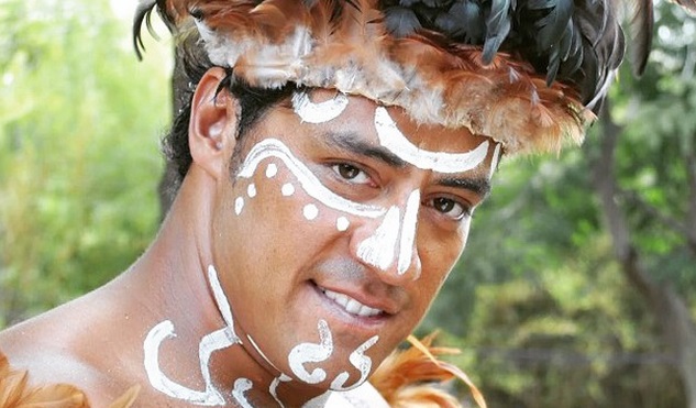 El ordenado y renovado cambio de imagen del galán pascuense Hotuiti Teao