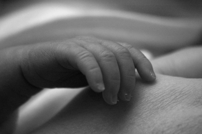 Niña paraguaya de 11 años que fue violada y dio a luz esta semana se recupera en hospital