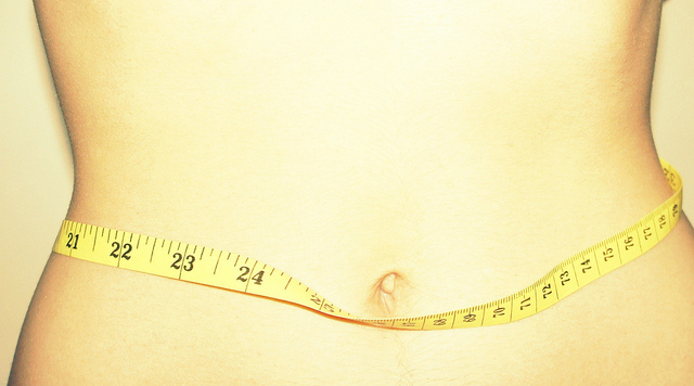 ¿Por qué no bajamos de peso si ingerimos comida baja en grasa?