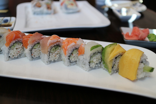 ¿Sabías que el sushi es considerado comida chatarra? Conoce las calorías que puede tener