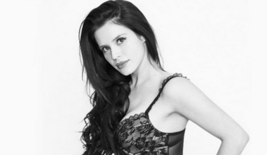 El exótico viaje que emprendió Angie Alvarado escapando del frío de Chile