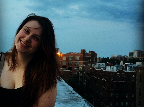 Las vertiginosas fotos de una barista antes de morir cayendo de la azotea