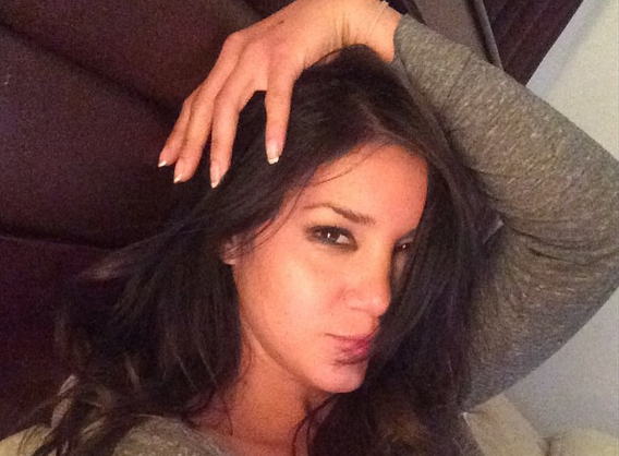 El escotado mini vestido con el que Mariuxi dejó “turnio” a panelista de “Así Somos”