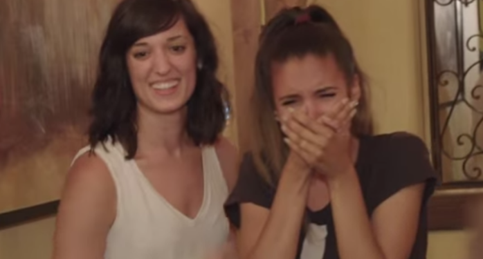 Novia rompió en llanto al ver su mejor regalo de boda: Llegó su papá que estaba internado