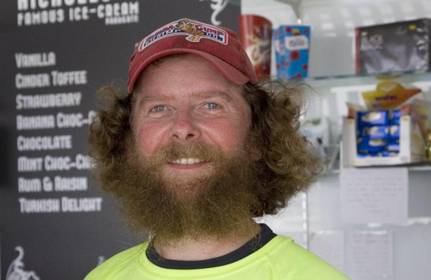 Extraña enfermedad motivó a Forrest Gump británico a correr más de 1600 kilómetros