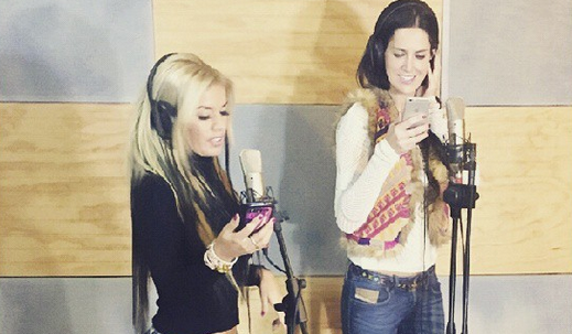 ¡Llegó el día! Adriana y Sandy estrenaron su canción de Copa América