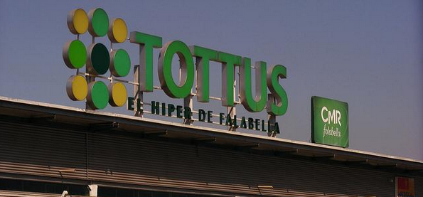 Polémica oferta: Tottus Perú devolverá dinero si albirrojos derrotan a Chile