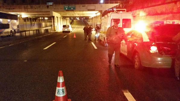 Maniobra de cambio de pista dejó un motociclista muerto en Las Condes