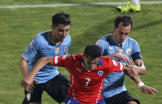 Felipe Bianchi destruyó a uruguayo que ofendió gratuitamente a Alexis