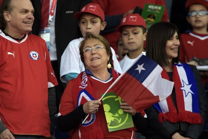 El arrepentimiento de relator argentino que insultó a Bachelet en la final