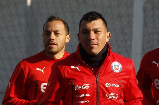 El palmetazo de Gary Medel a Marcelo Díaz por cántico relacionado a la “U”