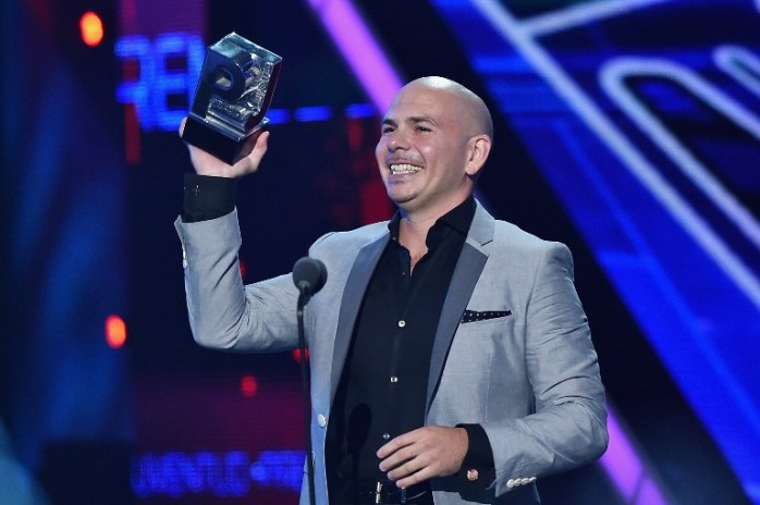 Pitbull le da la espalda a polémico candidato presidencial de Estados Unidos