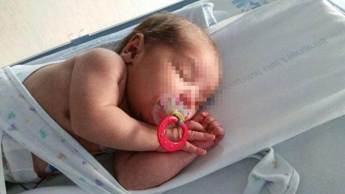 Mujer colombiana abandonó a su bebé en basurero subterráneo por 