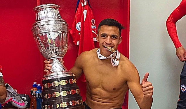 La solitaria y poco feliz foto de Alexis Sánchez en su despedida del país