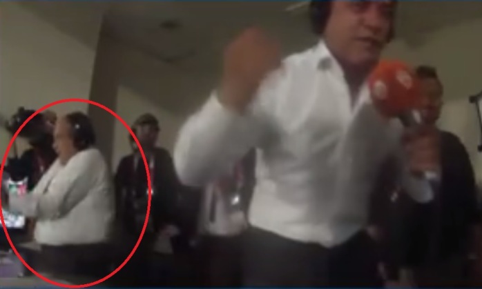 La magistral salida de madres de Aldo Schiappacasse tras el penal de Alexis