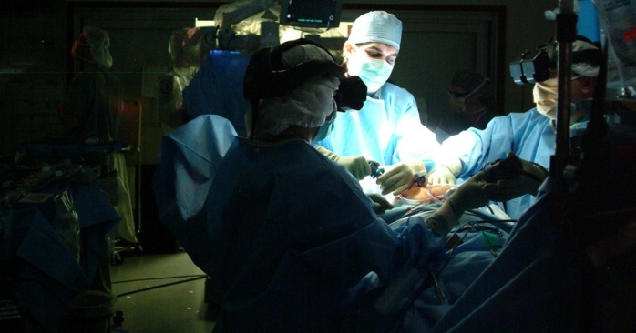 Chilena había viajado a Colombia por cirugía estética: Murió en el quirófano