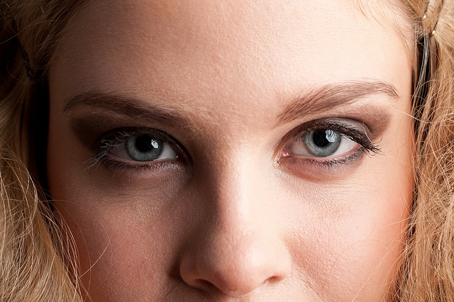 El fácil truco que te hará lucir un perfecto delineado de ojos