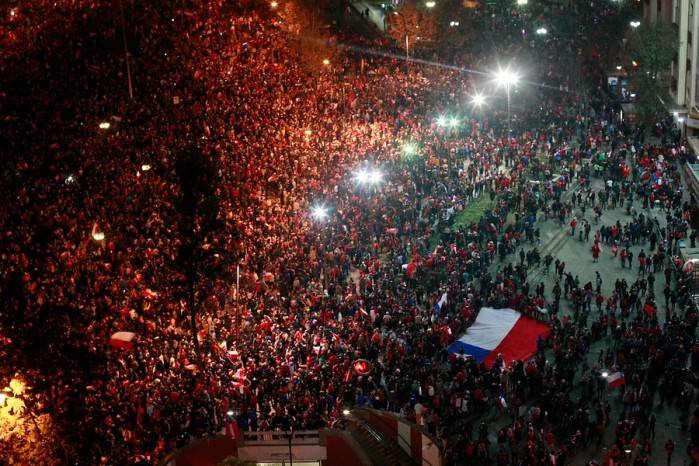 3 muertos dejaron incidentes tras festejos por título chileno en Copa América