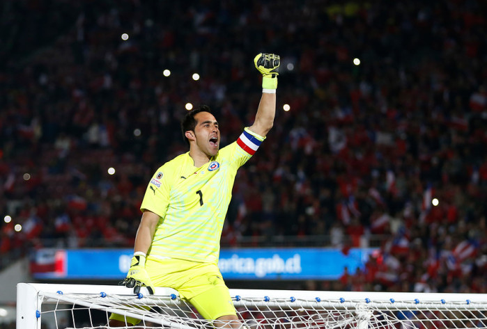 Tras medio año de espera así fue la reconciliación entre Claudio Bravo y Colo Colo