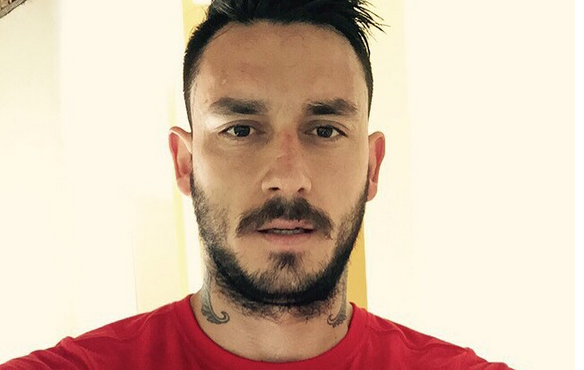 Con irónica foto Pinilla respondió a quienes lo critican por su afición a la caza