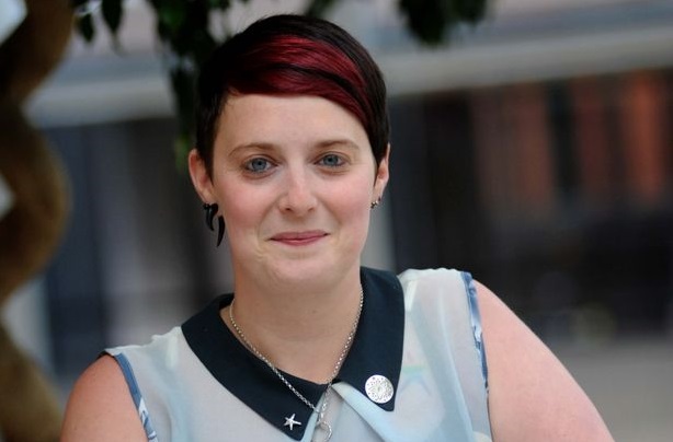 Profesora “salió del closet” con sus alumnos: Recibió esta peculiar carta