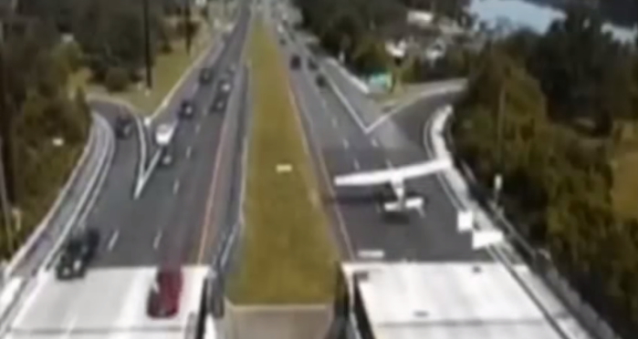 Arriesgado aterrizaje de avioneta en plena ruta sorprendió a automovilistas