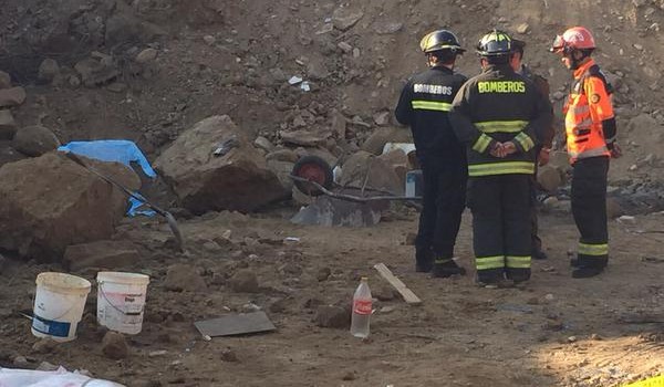 Una víctima fatal dejó derrumbe en sector Puente Las Cucharas en Viña del Mar