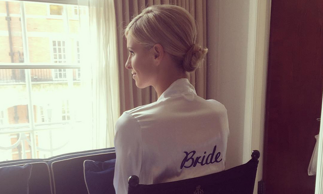 Hermana de Paris Hilton se casa con un costoso vestido de novia