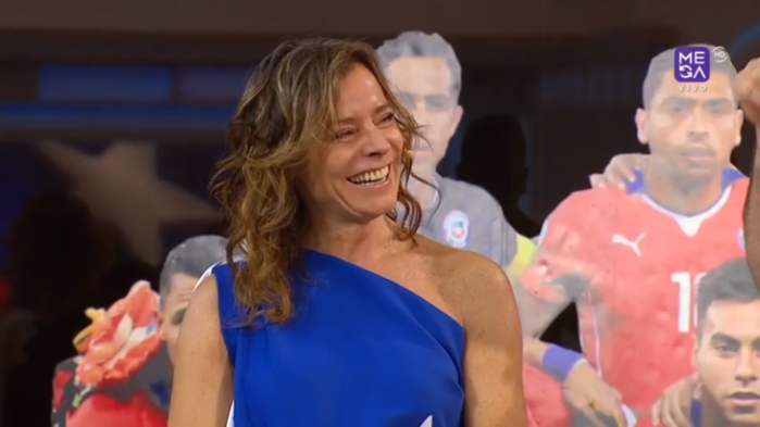 Kathy Salosny pagó su apuesta: Condujo el matinal con sensual vestimenta