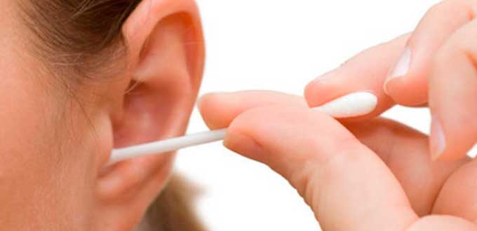 ¡No los uses! El peligro de los “cotonitos” para limpiar tus oídos
