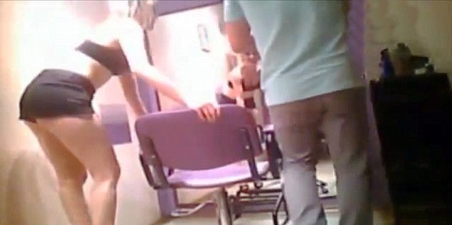 Estilistas rusas atendían desnudas al lado de centro de autismo