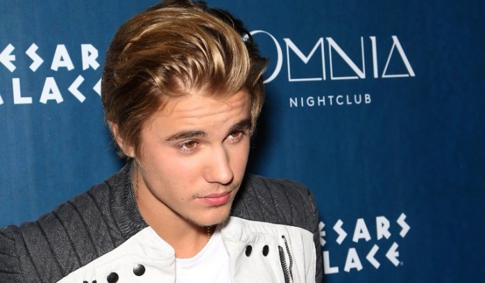 Justin Bieber se tomó los premios MTV con sexy nuevo look: Pelo de surfista