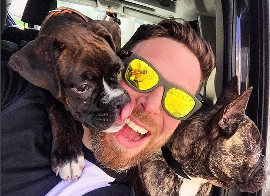 ¡Se enojó! El “feroz” reto de José Antonio Neme a sus perros por romper su diario