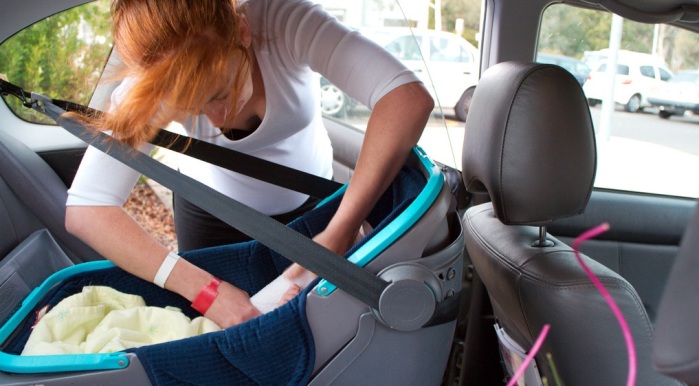 La tierna nota que halló una madre en su auto tras salir del hospital con su hijo